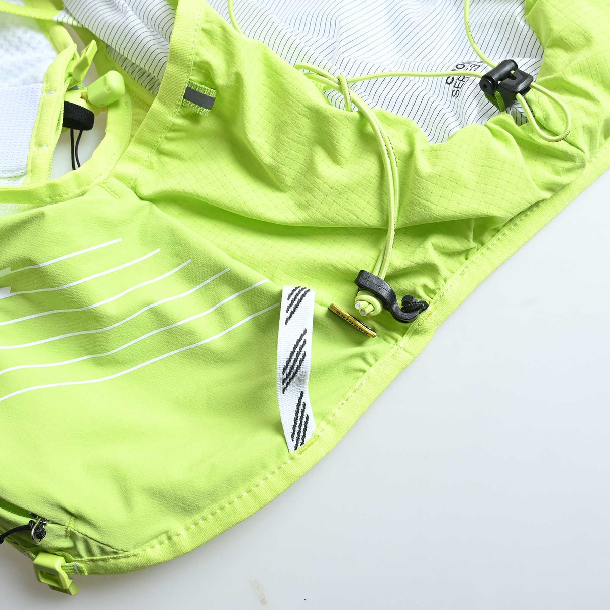 Chaleco AONIJIE PRO 15L - amarillo