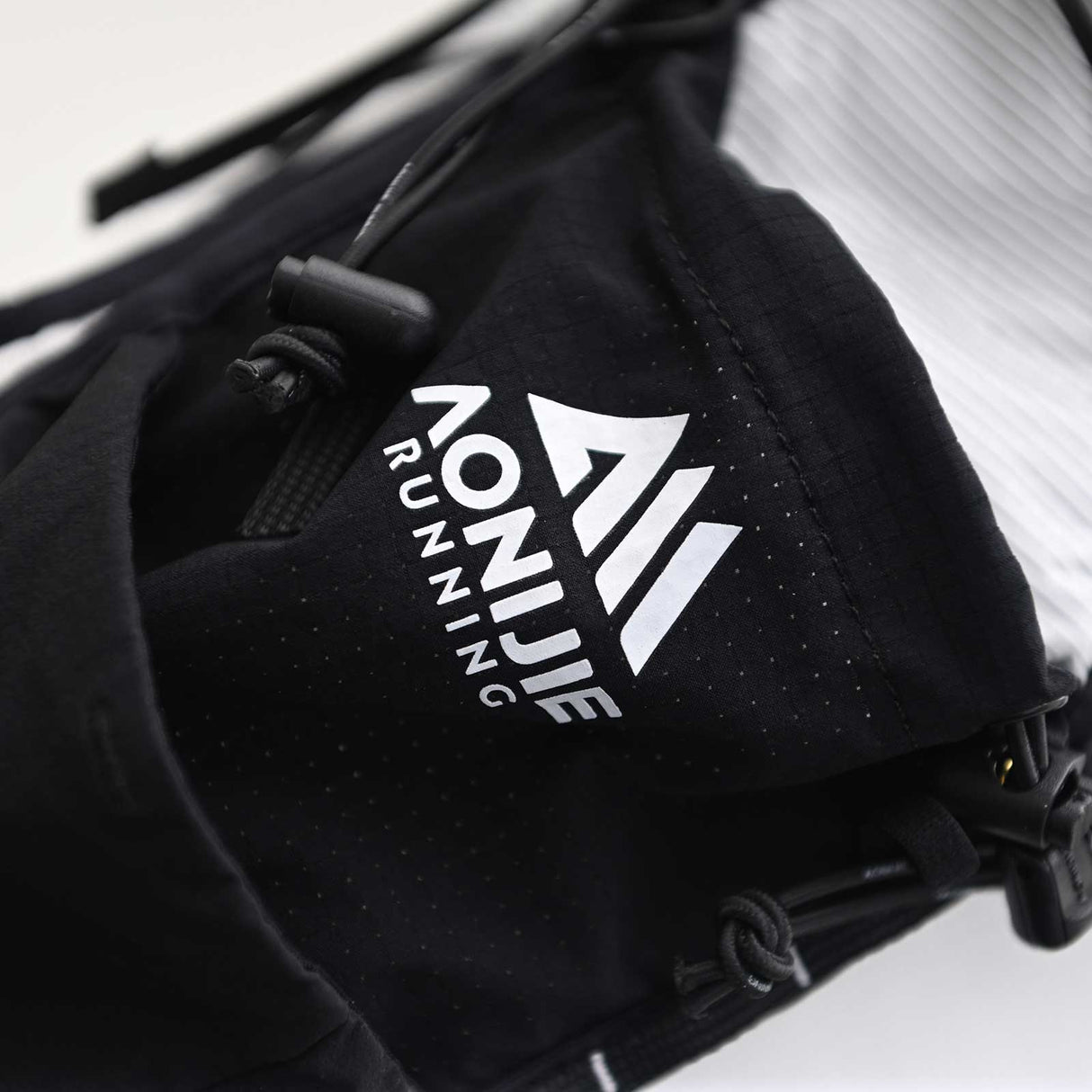 Chaleco AONIJIE PRO 15L - negro